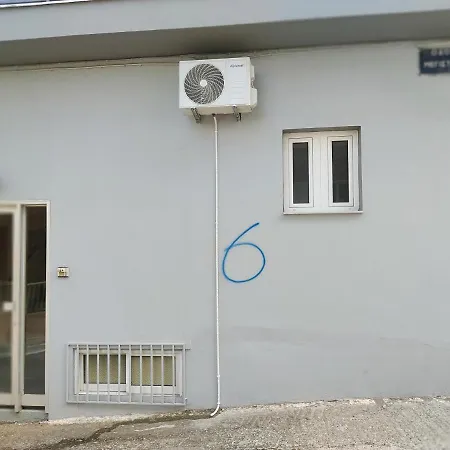Flat With Private Rooms Agrinio Exterior photo