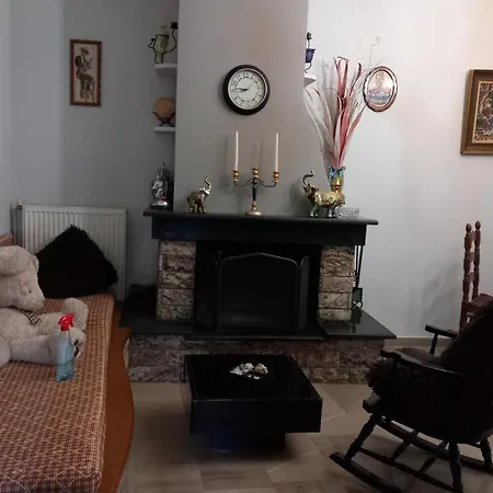 Flat With Private Rooms Agrinio Exterior photo